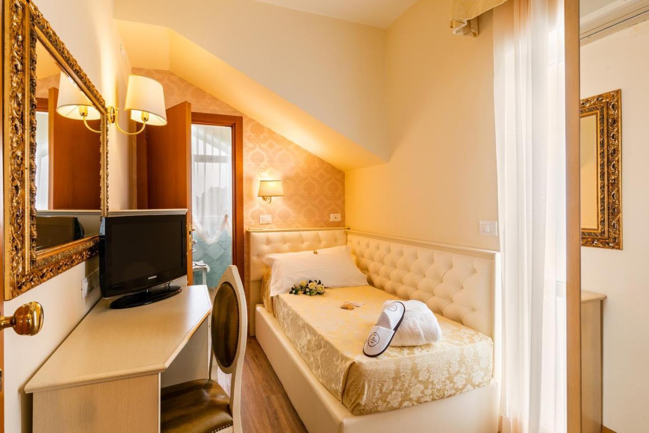Hotel Mazzanti Milano Marittima Zewnętrze zdjęcie